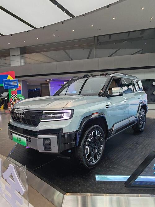 佛山305比亚迪方程豹硬派越野的爆款，英菲尼迪35周年与你共成长